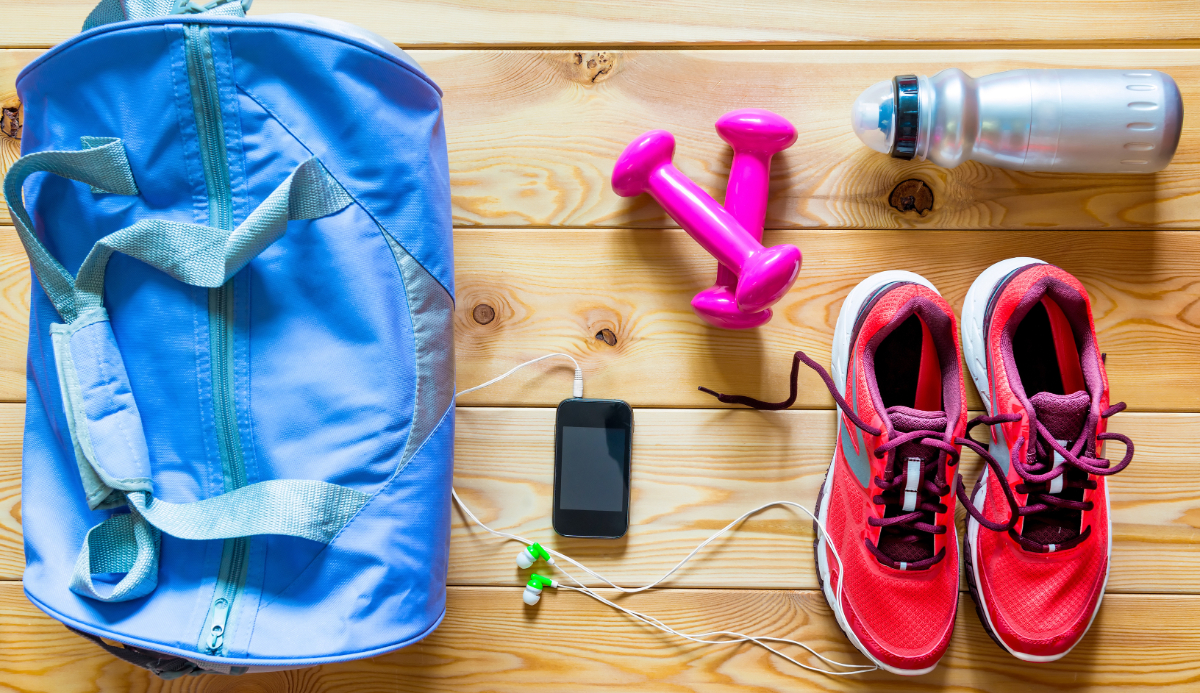 5 Steps to Pack a Small Gym Bag for Your Lunchtime Workout - Schultz ...